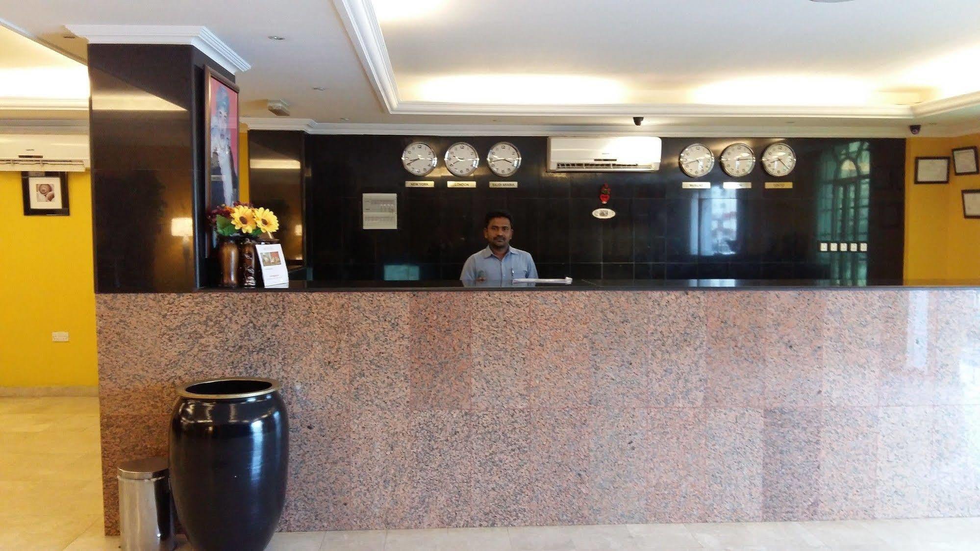 Oyo117雄伟酒店 Wādī Kabīr 外观 照片