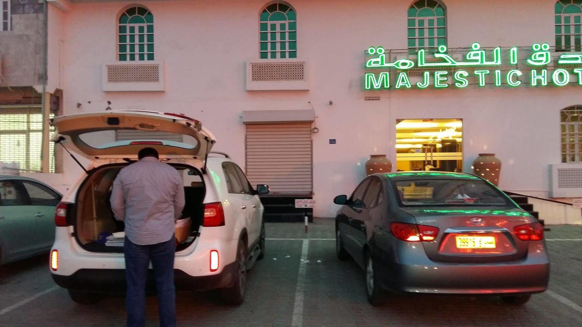 Oyo117雄伟酒店 Wādī Kabīr 外观 照片